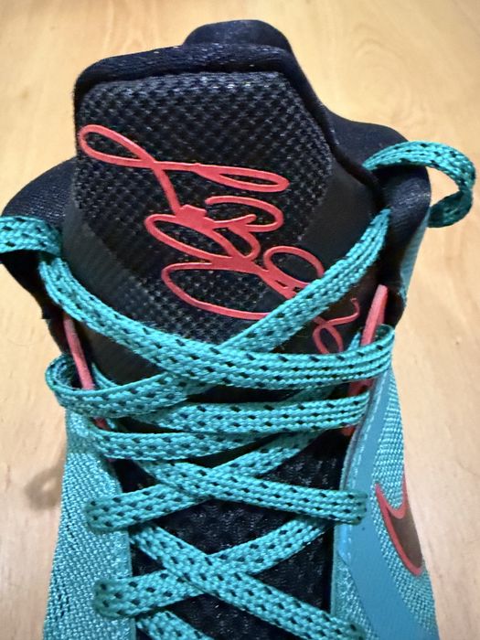 Nike LeBron 9 Low Liverpool