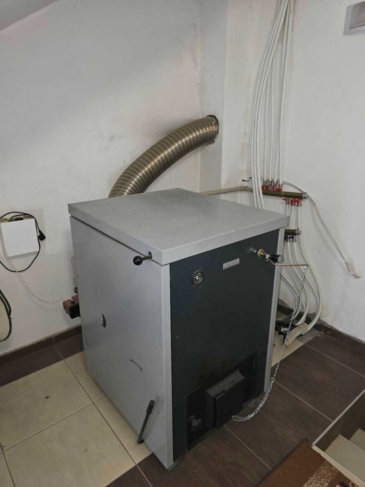 Котел Bosch solid 2000 + пелетна горелка Ferroli и шнек за пелети