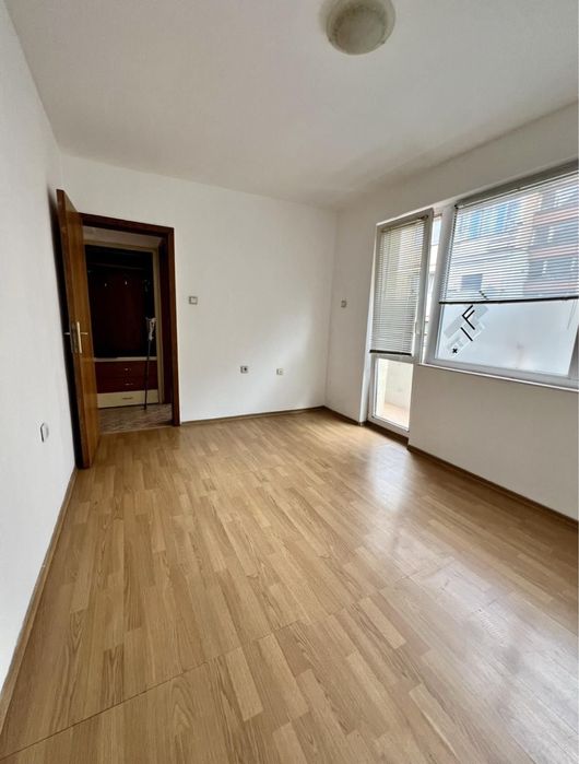 Продава се Тристаен апартамент в Бургас, Братя Миладинови - 65 кв.м за 2000 €/кв.м - Снимка #4