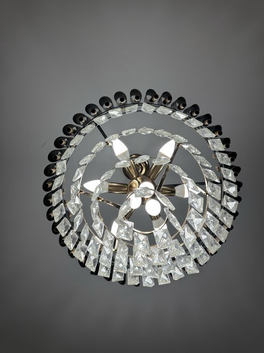 Продам люстры, бра!