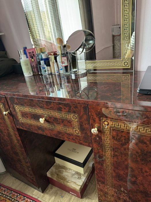 Туалетный столик