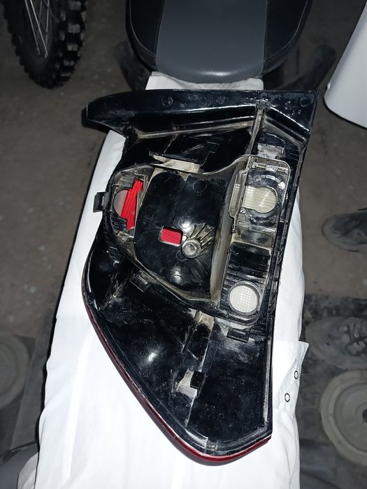 Задний правый фонарь