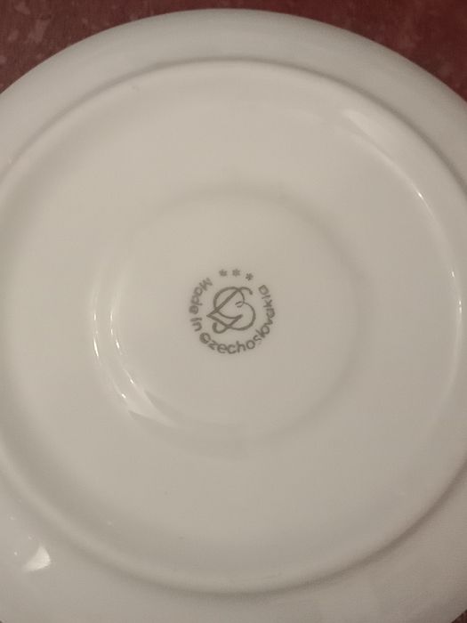 Продам фарфоровый чешский сервиз