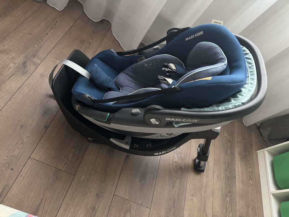 Scoica Maxi Cosi Coral 360 + baza Isofix