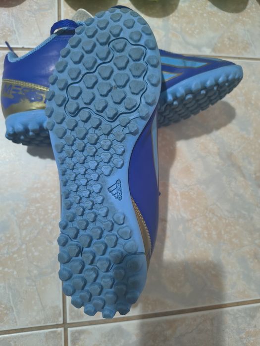 Ghete Adidas Messi sintetic marimea 35.5