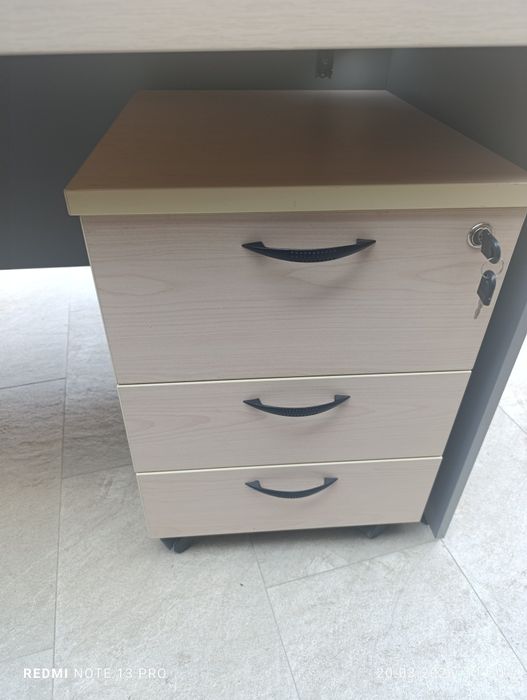 Продам офисный стол