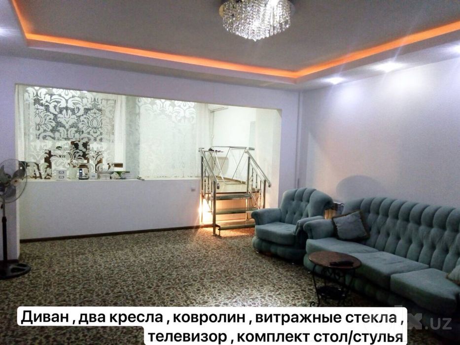 Диван, кресла , телевизор , стол/стул