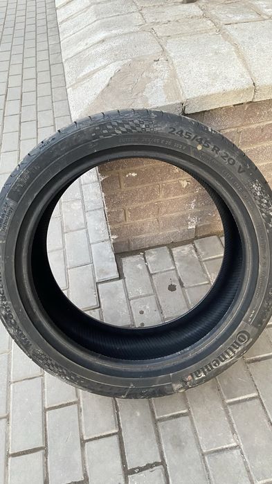 Продам шину 245/45/20