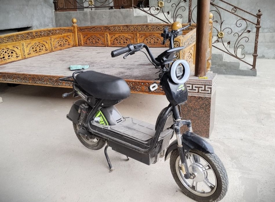 Скутер Сотилади СОРЧНО