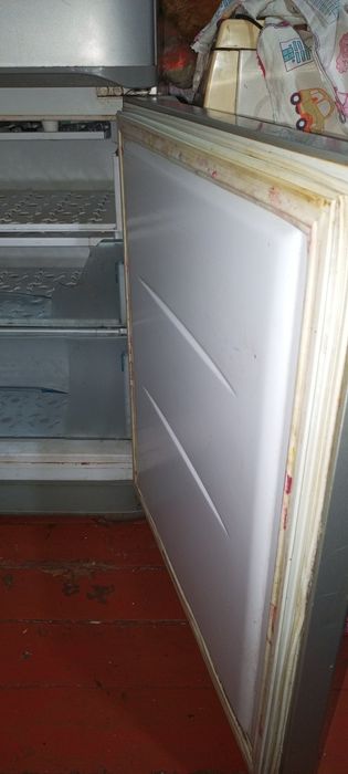 Продам холодильник