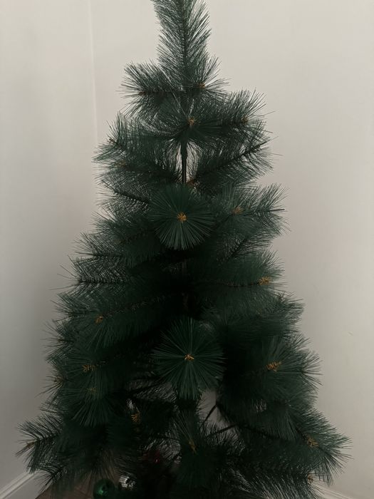 Продам елку 120см новая