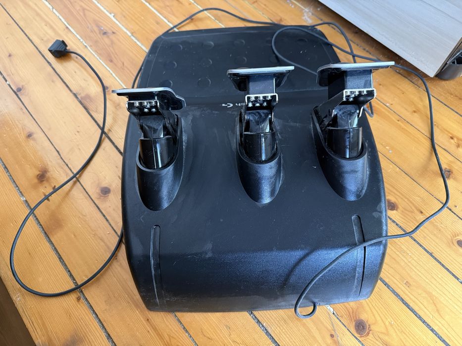 Волан и педали Logitech G29