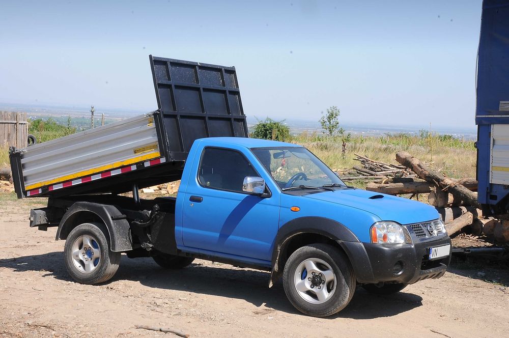 NISSAN Navara D22 Basculabil 2004 camioneta N1 2 locuri+bena basculabila 2.5D Turbo 150 CP E4 4x4 mic/mare, proprietar ofer fiscal 14.500 €