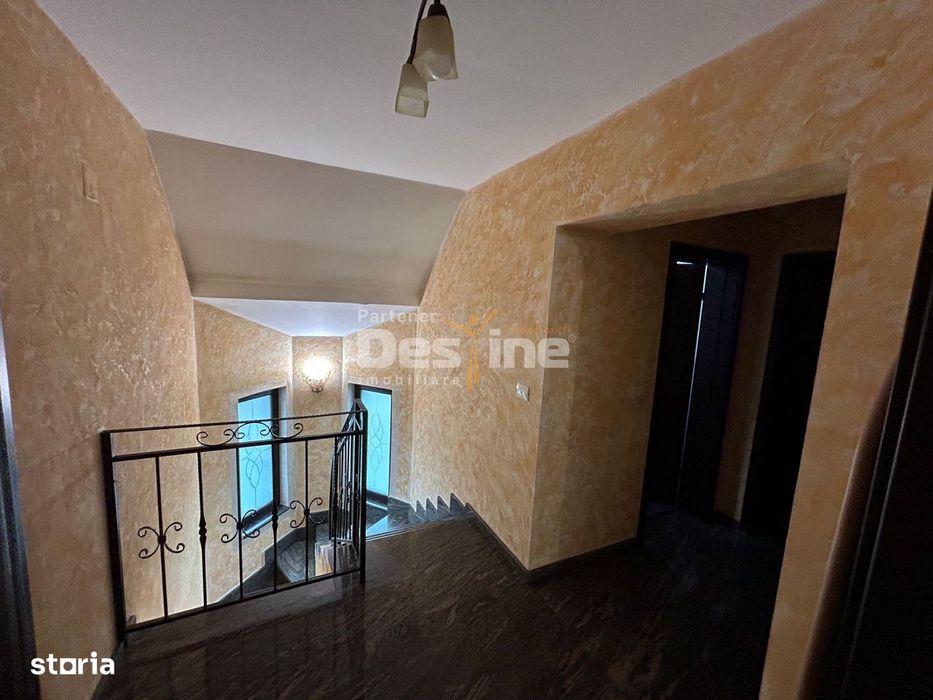 Casa cu piscina Fermelor 840mp teren  285.000€