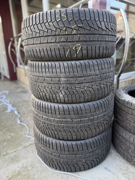 Set anvelope m+s 235/35R19 Hankook!