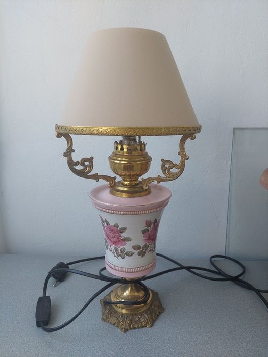 Порцеланова нощна лампа