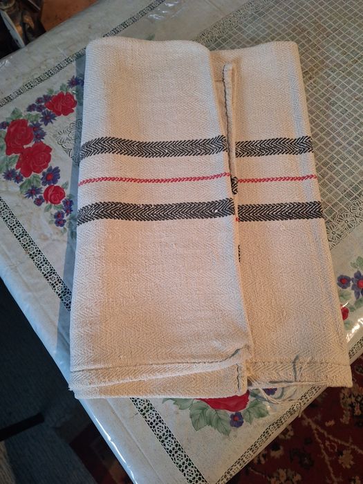 Vând saci iuta la treizeci ron bucata