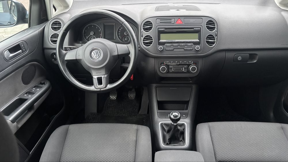 Vw golf 6 plus an 2010 recent adus Germania