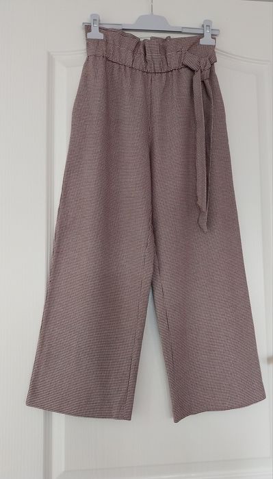 Pantaloni largi Zara