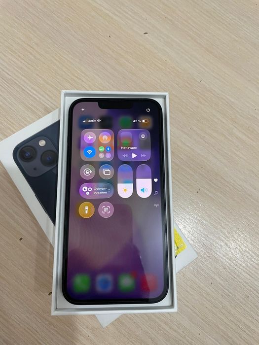 Продам iPhone 13.