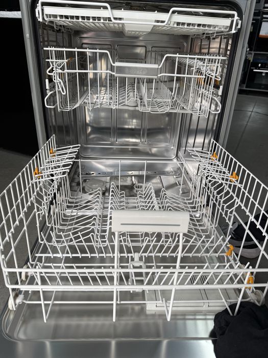 Съдомиялна машина за вграждане MIELE 60см,