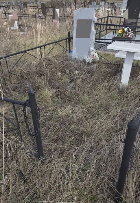 Уборка могил г.Рудный