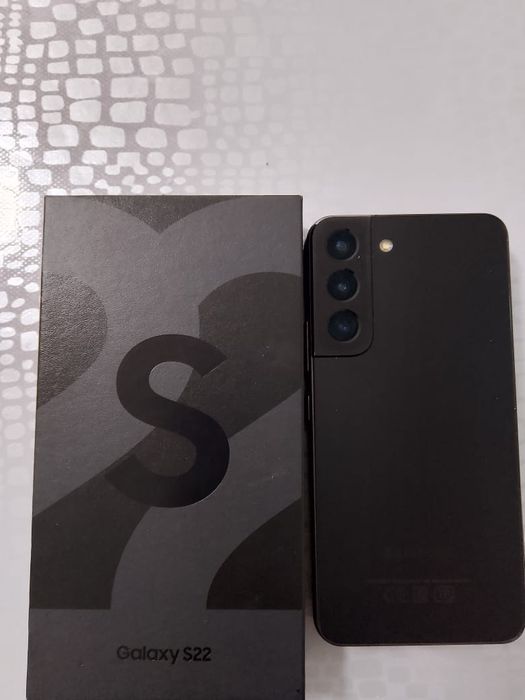 Продам телефон S22 в хорошем состоянии