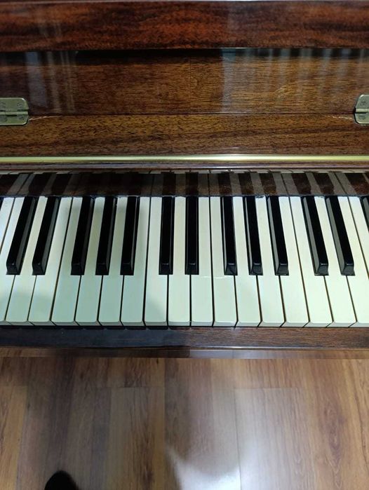 Пианино Ronisch махагон