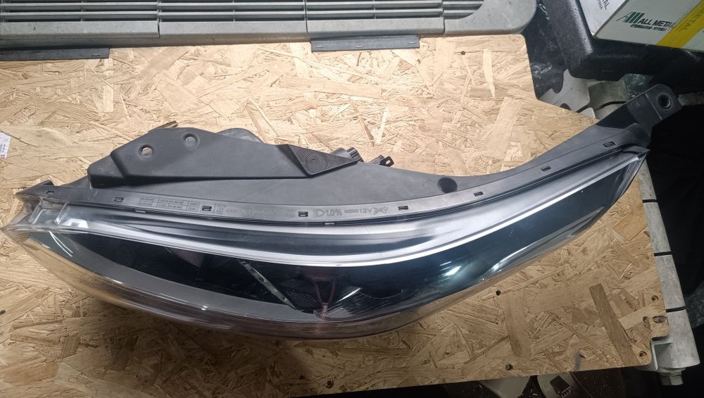 Ляв фар за KiA Ceed