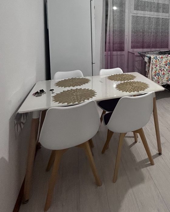 Продам стол со стульями