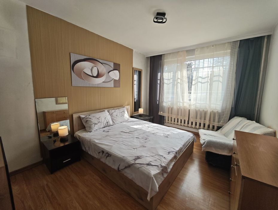 4-стаен в София-Света Троица площ 92