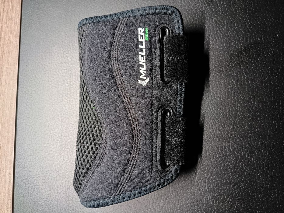 Mueller Bretea de incheietură cu accesorii