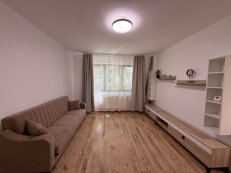 Inchiriez apartament 3 camere zona Dacia