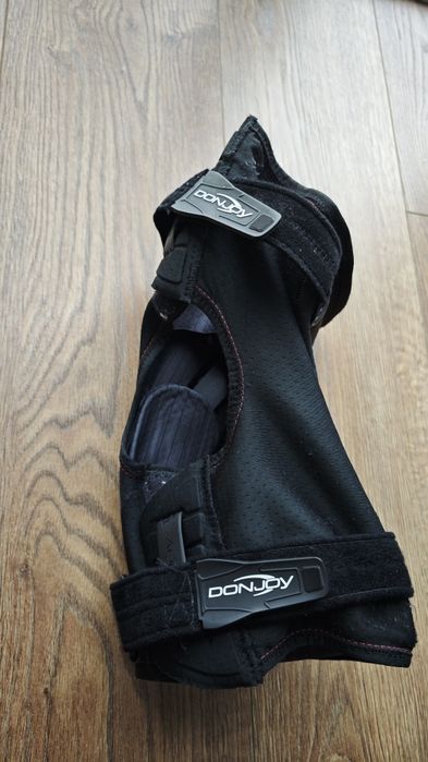 Ортреза за дясно коляно DonJoy Clima-Flex OA