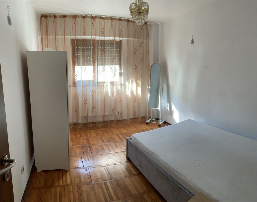 Ofer spre vinzare apartament 3 camere