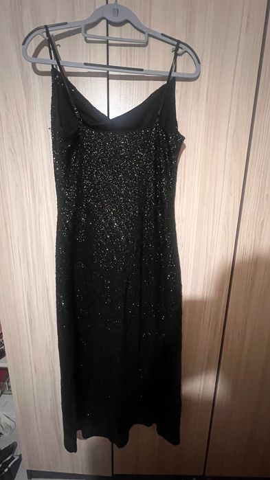 Черна вечерна рокля с пайети