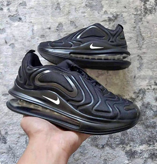 Adidași universali