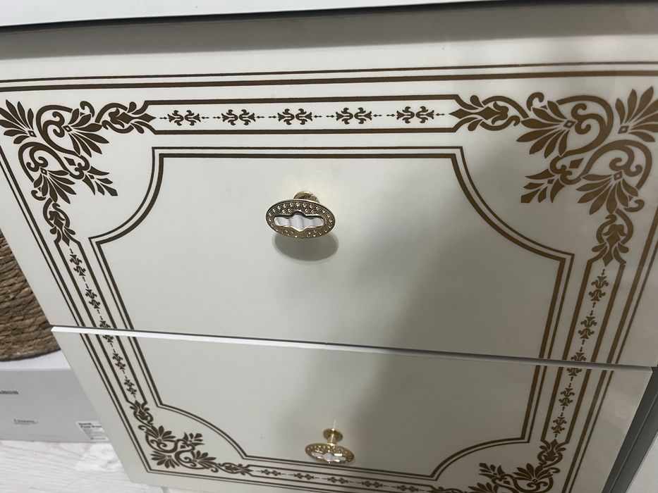 Продам спальный гарнитур с матрасом