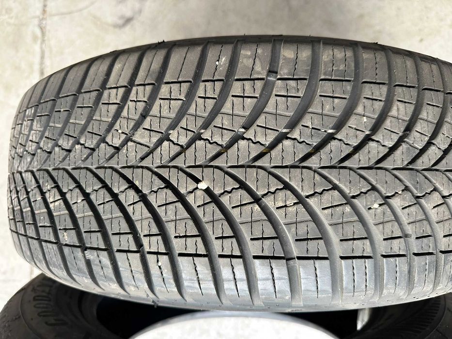 Anvelope All SEASON 215/60 R17 100V GOOD YEAR VECTOR 4 SEASONS