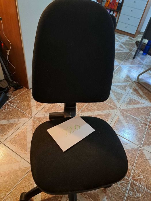 scaun de birou mare si mic