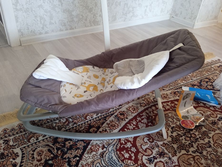 Детский студьчик,и детский кресло.срочно