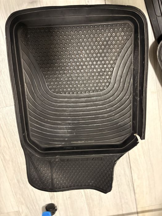 Полики, коврики для легковых машин