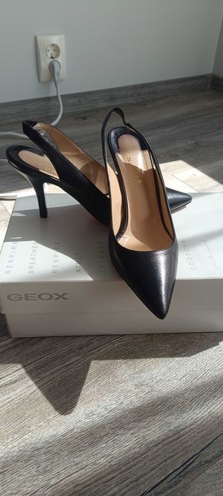 Sara Pen елегантни обувки