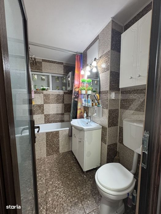 Apartament 3 camere, 67 mp, zona Calea Bucuresti