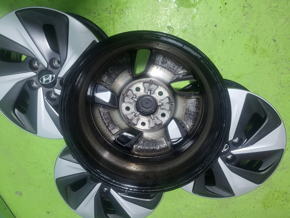 15 5x114.3 Hyundai лети джанти 5х114.3