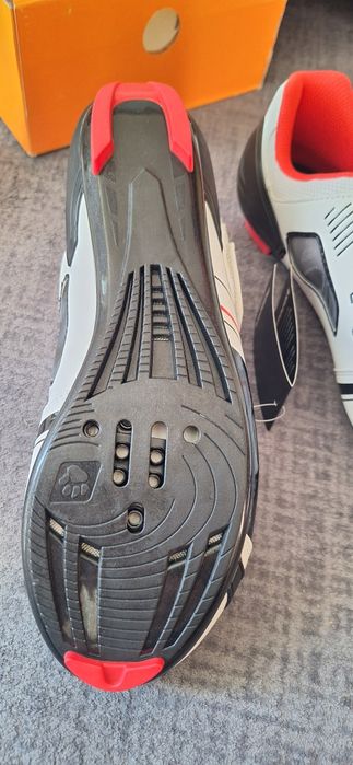 Pantofi sport pentru ciclism