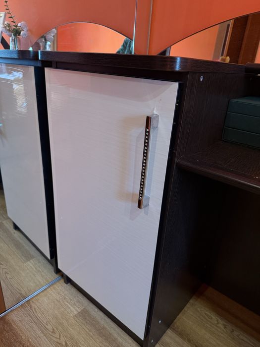 Комод с зеркалом