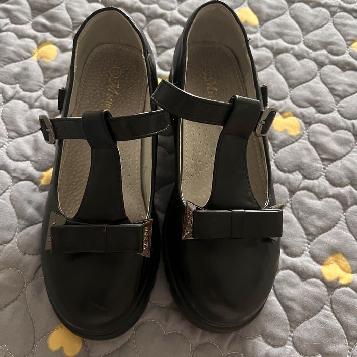 Продам туфельки детские