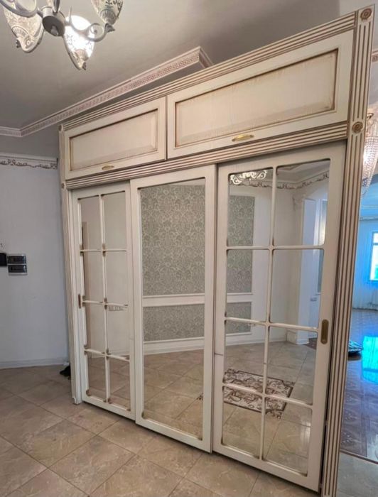 Шкаф в прихожую б/у