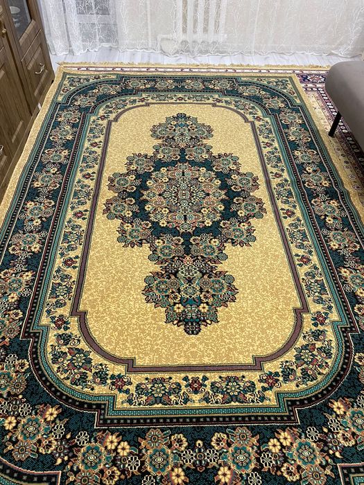 Ковёр очень в хорошем состоянии